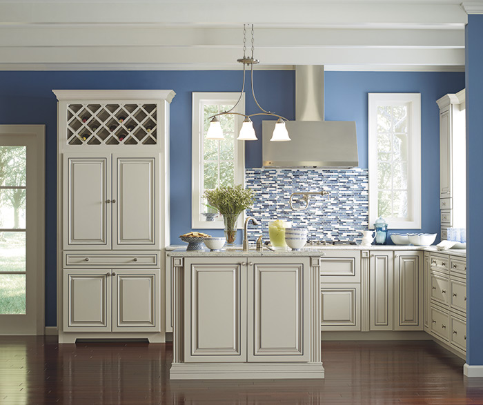 Cream Cabinets with Glaze - Diamond Cabinetry